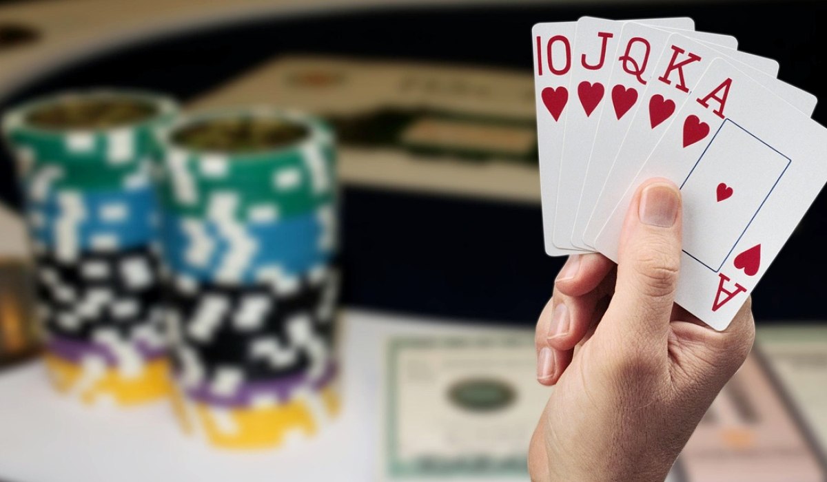 https://www.reddit.com/r/poker/comments/1uy6yry/how_to_get_even_more_value_from_fish/ - 翻牌圈击中顶对带同花听牌,如何最大化价值?一手牌深度复盘