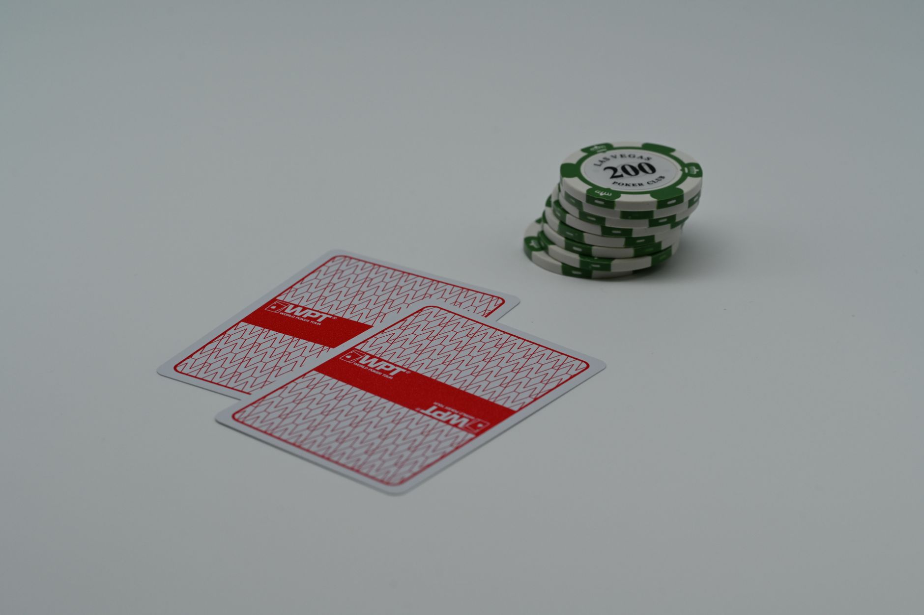 WSOP主赛是怎样的比赛?赛制结构与金手链含金量解析